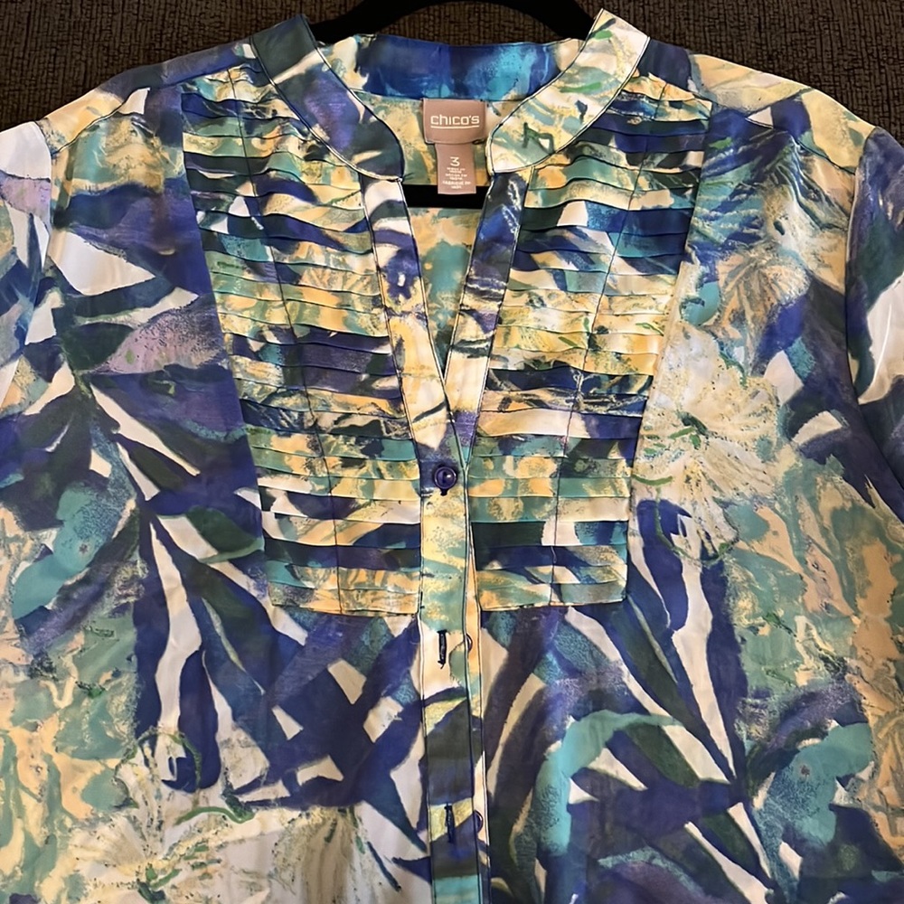 Blue pattern blouse - Picture 2 of 4